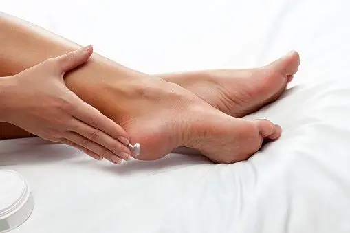How to Heal Cracked Feet Overnight?