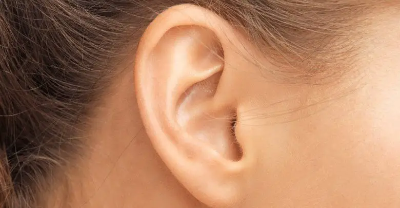 why-is-the-skin-behind-my-ears-dry-16-reasons